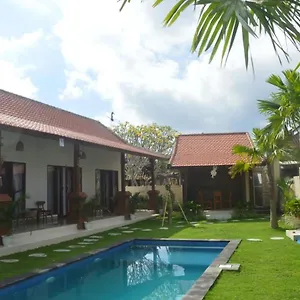Wiryaroja Guest house *
