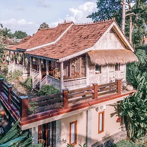 Guest house Umah Kayu