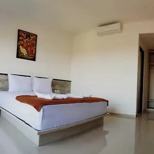 Reddoorz Premium @ Raya Uluwatu Hotel 4*