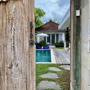 Biru - 500m Batubelig Villa