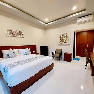 The New Moon Seminyak (Bali)