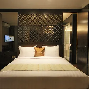 Hotel The Sterling & Villa's 4*