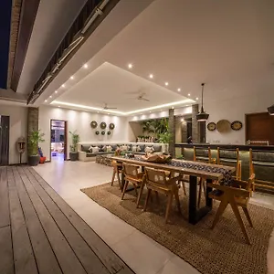 Tira Villa Seminyak (Bali)