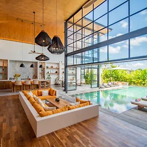 Mango 2 - Amazing 4-bdr In Berawa ! Perfect Location Villa Canggu