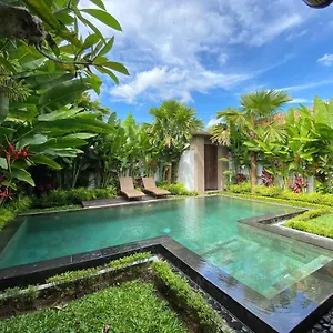 Rumah Lumbung The Wooden House