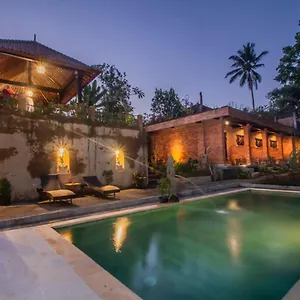 Sanga Guest house 4*