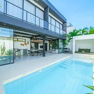 Bali Townhouse 3 - Modern 2br With Pool - Perfect Location Villa