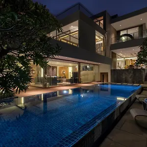 Manhattan In Luxury By Mahavilas Villa