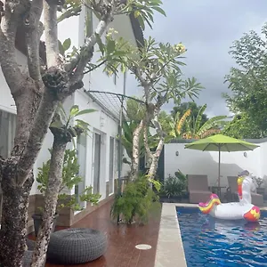 Cozy Private 4 Bed 3 Bath Villa *
