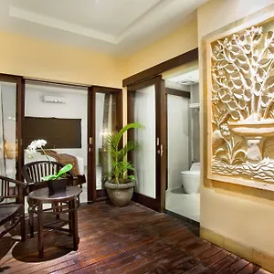 Western Kuta 4*