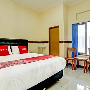 Super Oyo 91206 Abian Dedari Mesari Otel