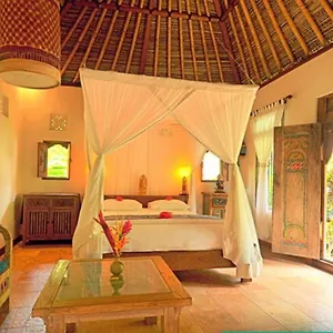 Bed & Breakfast Rumah Kelapa Villa Senang