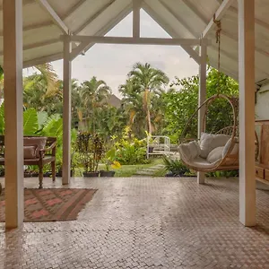Spacious Rustic Balinese With Large Pool Villa