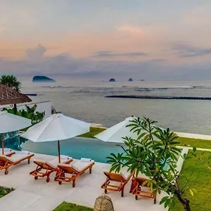 Villa Oceana, *