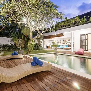 Villa Art Gecko, 2br Private Haven In Heart Of Batu Belig, Seminyak *