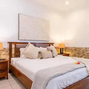 Villa Taman Hijau By Ibali Management