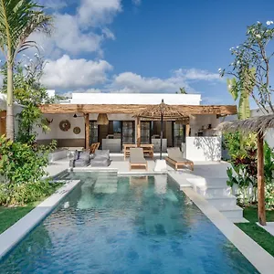 Villa Ruta Ii - Walk To Nyanyi From Sumptuous 2br Private Luxury Tanah Lot