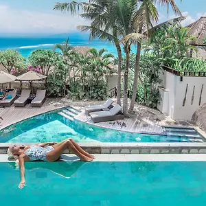 Batu Karang Lembongan And Hotel Nusa Lembongan (Bali)
