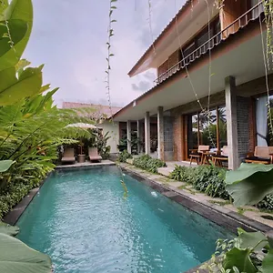 Guest house Griya Tropical *