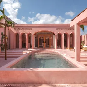 Villa Ella June *