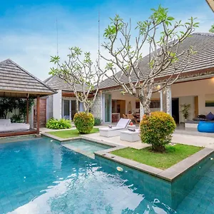 Becca 4 Bedroom At Near To The Villa