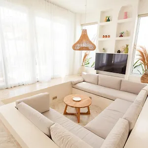 Cozy And 3 Bedroom Villa, Snow Villa *