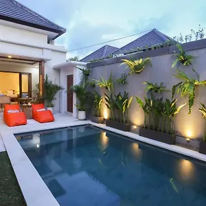 Kami. Villa Seminyak (Bali)