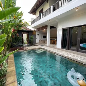 Casa Sessy Legian Villa *