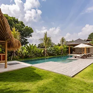 Pura Villa