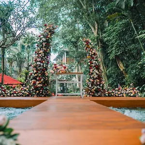 Anandadara & Hotel Ubud (Bali)