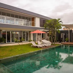 Fynn & Vince Villa *