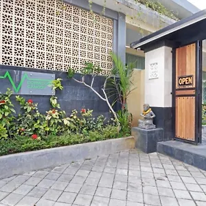V Kapselhotel Canggu