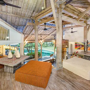 Villa Cinta Damai - Stunning & Stylish 4br Luxury In The Heart Of Seminyak, Just A 10-min Walk To The