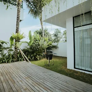 Villa Baliwood By Breig Munggu