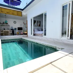 Villa Pasa - Minimalist With Rooftop