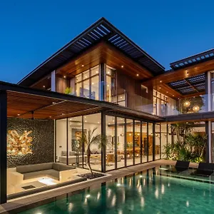 New Luxury 4 Bedroom River Front Pererenan *
