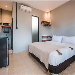 Apartments: Studio+kitchen / Batu Bolong-a4 Guest house