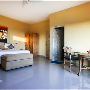 Utu Apartments/ 3rd Floor: Modern In Center Guest house