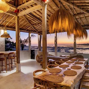 Villa Sunset House Ceningan, 10 Person Beachview Private