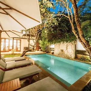 Majestic 3 Bedroom Private Pool Ne18
