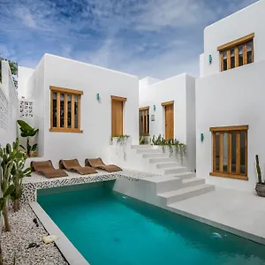 Oasi 1 By Alfred In Bali * Uluwatu (Bali)