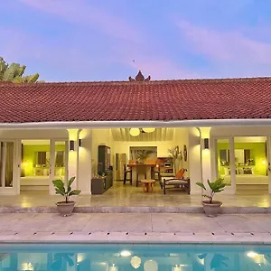 Fully Renovated 3br In - Oberoi