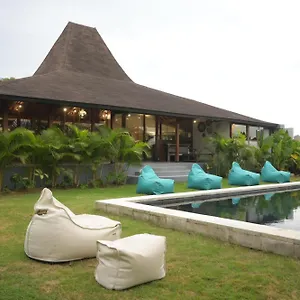 Villa Casa Z - Nyanyi With Private Pool And Rice Field View