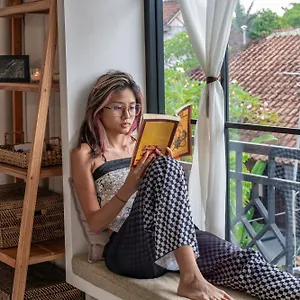 Apartment New Cozy, Smart, Flat Above Ubud's Roofs