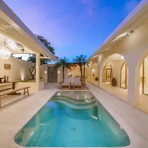 Stella: 2br Vibrant Mediterranean Oasis