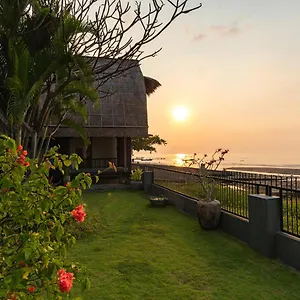 Hikume - Relax In A Private Beachfront *