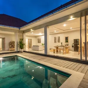 Villa ☆ Larissa ☆ 2br Pool Kuta Petitenget *