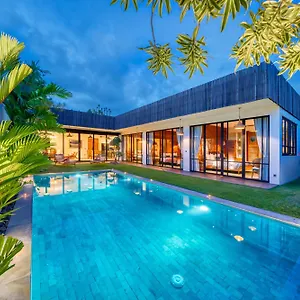 Villa Chic Tranquility Modern Yet Timeless 3bd *