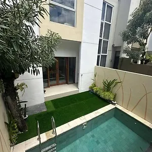 Nila Villa *