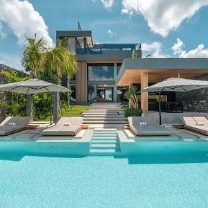 Beyond The Palms - Impressive Brand New 4br With Jacuzzi *